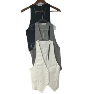 Bundle Woman's The Morgan Black, white, Gray, vest neutral That girl size small
